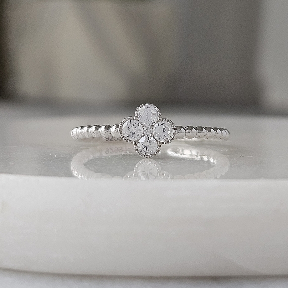 Dainty Minimalist Clover Ring, solid 925 Sterling Silver Charmed Aroma - Picture 2 of 5